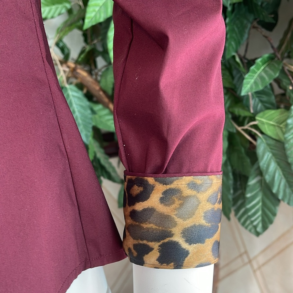 EXPRESS PLUM LEOPARD ACCENT ESSENTIAL SHIRT - Picture 5 of 11